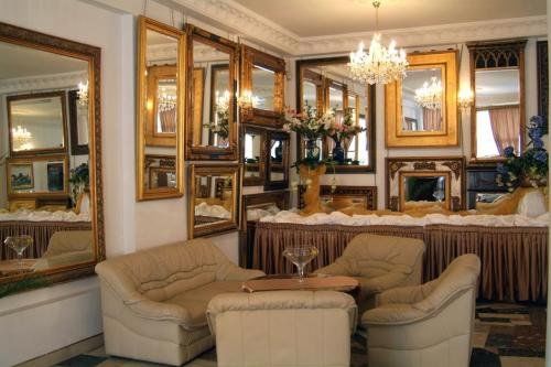 My Warsaw Residence - Czarny Kot ภายนอก รูปภาพ